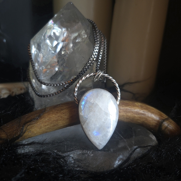 Large Moonstone Pendant Necklace - Picture 2 of 4